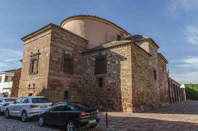 Ciudad Real - Álcazar de San Juan 07 - iglesia de Santa María la Mayor.jpg